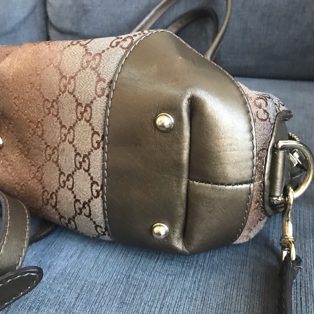 GUCCI Beige Metallic GG Canvas Heart-Bit Top Handle Bag - Picture 12 of 16